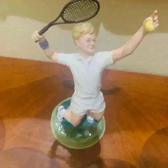 Royal Doulton Figurine Wimbledon Tennis "The Ace" HN3398 First Year Issue 1991 - Picture 5 of 5